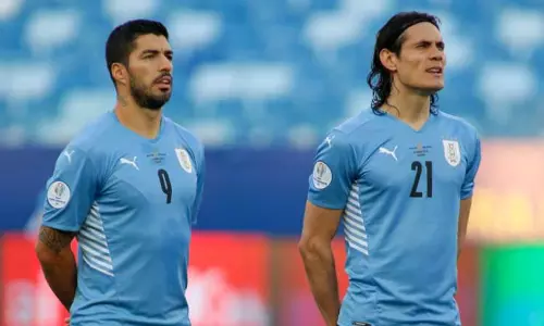 உலக கோப்பை கால்பந்து போட்டி: உருகுவே அணியில் சுவாரஸ், எடிசன் கவானி உலக கோப்பை கால்பந்து போட்டி: உருகுவே அணியில் சுவாரஸ், எடிசன் கவானி