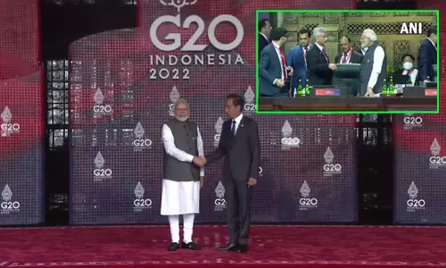 ஜி-20 மாநாடு நடைபெறும் ஓட்டலுக்கு பிரதமர் மோடி வருகை; இந்தோனேசிய அதிபர் வரவேற்பு