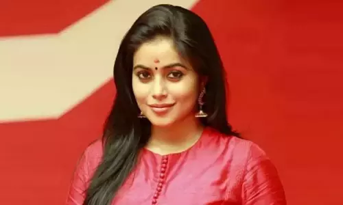 திருமணம் செய்வதாக மோசடி... நடிகை பூர்ணா வழக்கில் கோர்ட்டு புதிய உத்தரவு