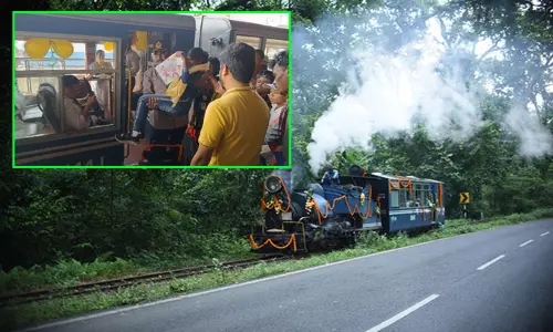 மேற்கு வங்காளம்:  சிறப்பு மலை ரெயிலில் மாற்று திறனாளி குழந்தைகள் மகிழ்ச்சி பயணம்