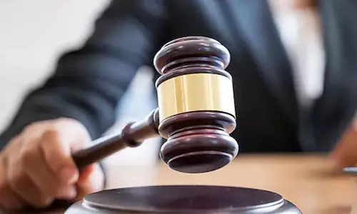 51 எம்.பிக்கள், 71 எம்.எல்.ஏக்கள் மீது 121 வழக்குகள் நிலுவையில் உள்ளன - சுப்ரீம் கோர்ட்டு அறிக்கையில் அதிர்ச்சி தகவல்