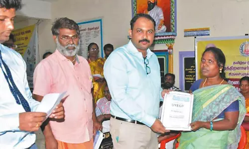 திருவள்ளூரில் பொதுமக்கள் குறைதீர்க்கும் நாள் கூட்டம் திருவள்ளூரில் பொதுமக்கள் குறைதீர்க்கும் நாள் கூட்டம்