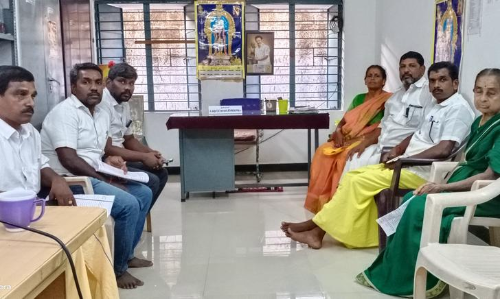 துணைத்தலைவர்  ஆதரவாளர்கள் உள்ளிருப்பு போராட்டம்