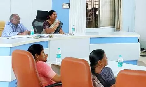 குமார்நகர்-சிறுபூலுவப்பட்டி பிரதான சாலை சீரமைக்கும் பணி