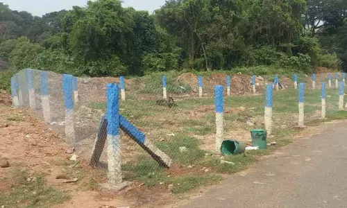 ஆக்கிரமிப்பில் இருந்த அரசு நிலங்கள் மீட்பு ஆக்கிரமிப்பில் இருந்த அரசு நிலங்கள் மீட்பு