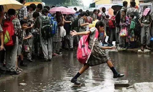 சீர்காழி தாலுகாவில் 1-8 ஆம் வகுப்புகளுக்கு நாளை விடுமுறை - மாவட்ட ஆட்சியர் அறிவிப்பு