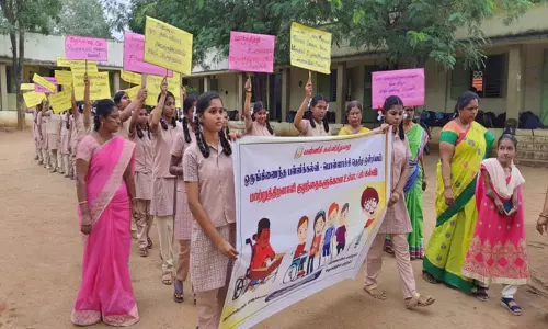 மாற்றுத்திறனாளிகள் தின விழிப்புணர்வு பேரணி