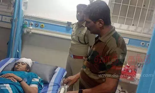 காட்டு யானை தாக்கி பெண் அதிகாரி படுகாயம்