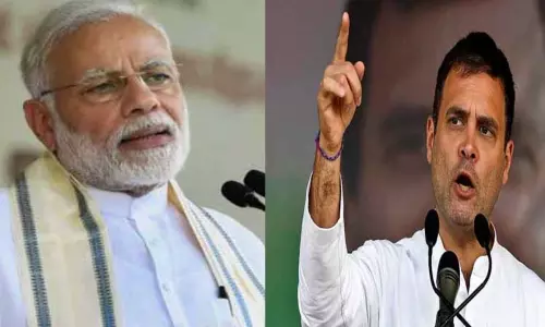 ஒரே நாளில்... ஒரே இடத்தில்... பிரதமர் மோடி- ராகுல்காந்தி... சூடுபிடிக்கும் குஜராத் தேர்தல் களம் ஒரே நாளில்... ஒரே இடத்தில்... பிரதமர் மோடி- ராகுல்காந்தி... சூடுபிடிக்கும் குஜராத் தேர்தல் களம்