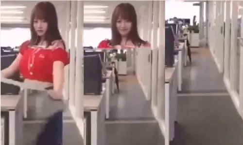 கேமராவில் மறையும் வினோதம்: கண்ணுக்குத் தெரியாத துணியை பயன்படுத்தும் ஜப்பானிய பெண்...! கேமராவில் மறையும் வினோதம்: கண்ணுக்குத் தெரியாத துணியை பயன்படுத்தும் ஜப்பானிய பெண்...!