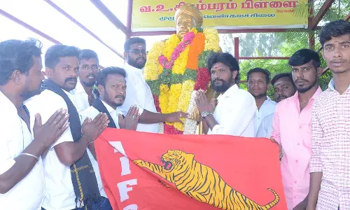 திண்டுக்கல்லில் வ.உ.சிதம்பரனார் சிலைக்கு மாலை அணிவித்து மரியாதை