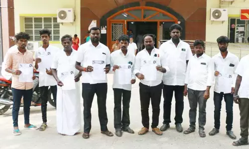 கல்வி உதவித்தொகை வழங்குவதில் முறைகேடு கல்வி உதவித்தொகை வழங்குவதில் முறைகேடு