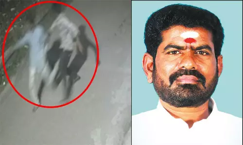 நாட்டு வெடிகுண்டு வீசி ஊராட்சி மன்ற தலைவர் கொலை: 4 பேர் கைது