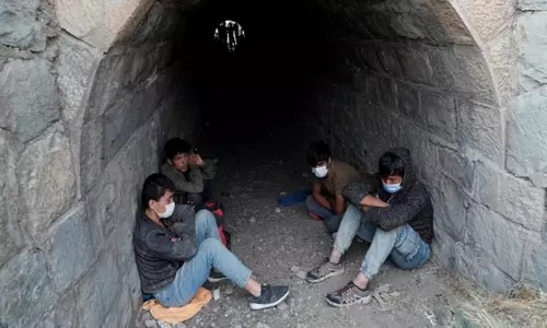 துருக்கியில் இருந்து ஆயிரக்கணக்கான ஆப்கானிஸ்தான் அகதிகள் கட்டாய வெளியேற்றம்: சர்வதேச சட்டங்கள் மீறப்படுவதாக புகார்!