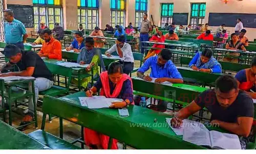 டி.என்.பி.எஸ்.சி. குரூப்-1 தேர்வு: மதுரையில் 65 தேர்வு மையங்களில் 20,259 பேர் எழுதினர்