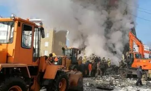 ரஷியாவில் அடுக்குமாடி குடியிருப்பில் கியாஸ் சிலிண்டர் வெடித்து விபத்து - 9 பேர் உயிரிழப்பு ரஷியாவில் அடுக்குமாடி குடியிருப்பில் கியாஸ் சிலிண்டர் வெடித்து விபத்து - 9 பேர் உயிரிழப்பு