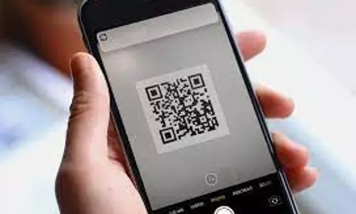 சுகாதார வளாகத்தில் கியூ ஆர் கோடு