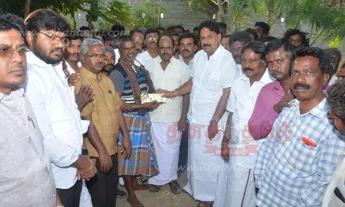 பிளஸ்-2 மாணவர் குடும்பத்திற்கு மதியழகன் எம்.எல்.ஏ. ஆறுதல்