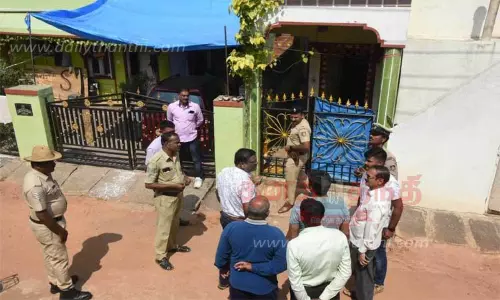 மைசூருவில் பயங்கரவாதி தங்கியிருந்த வீட்டில் போலீஸ் அதிரடி சோதனை
