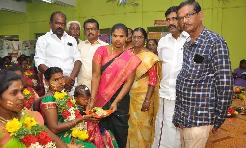 கர்ப்பிணிகளுக்கு வளைகாப்பு விழா கர்ப்பிணிகளுக்கு வளைகாப்பு விழா