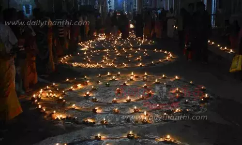 ஸ்ரீரங்கம் காட்டழகிய சிங்கர் கோவிலில் சகஸ்ர தீபம்