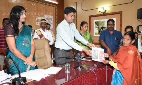 பொதுமக்கள் குறைதீர்க்கும் கூட்டம் பொதுமக்கள் குறைதீர்க்கும் கூட்டம்