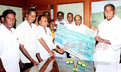 மீனவ குடும்பங்களுக்கு தலா ரூ.2,500  மழைக்கால நிவாரணம்
