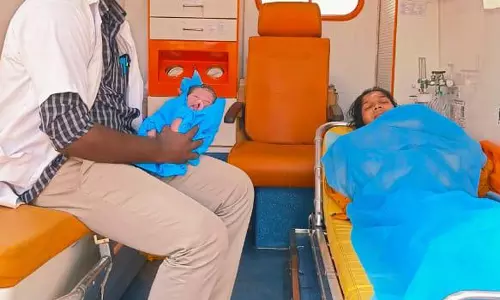 கடம்பூரில்   108 ஆம்புலன்சில் குழந்தை பெற்ற பெண்