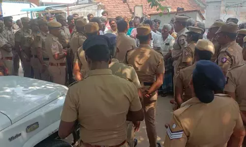 கோவில் திருவிழா நடத்துவதில் இரு தரப்பினரிடையே பிரச்சினை