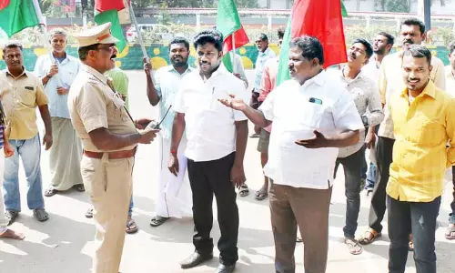 மாநகராட்சி அலுவலகத்தை முற்றுகையிட முயற்சி