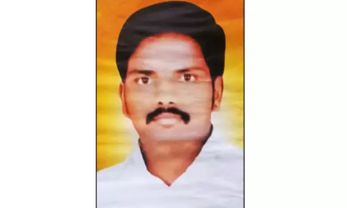 மனைவிக்கு செல்போனில் தகவல் அனுப்பிவிட்டு கணவர் தற்கொலை