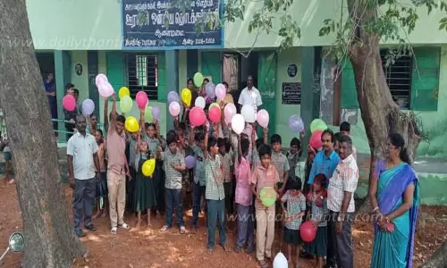 பள்ளிகளில் மரக்கன்று நடும் விழா