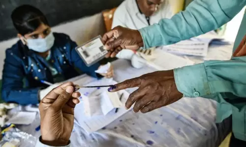 குஜராத் சட்டசபை தேர்தலில் 1,621 பேர் போட்டி: ஆளும் பா.ஜ.க. மட்டுமே அனைத்து இடங்களிலும் நிற்கிறது