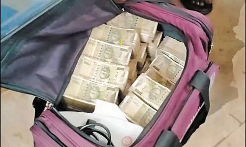 ஆந்திராவில் இருந்து சென்னைக்கு பஸ்சில் வந்த வாலிபரிடம் ரூ.67½ லட்சம் பறிமுதல்