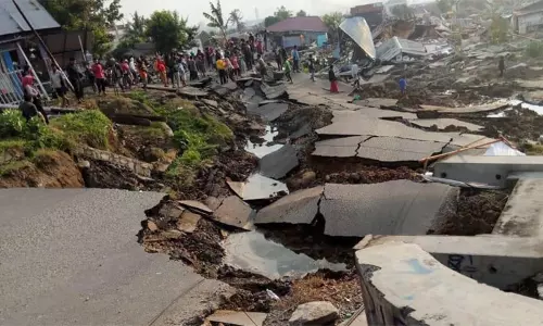 இந்தோனேசியா நிலநடுக்கம் - பலி எண்ணிக்கை 268 ஆக உயர்வு