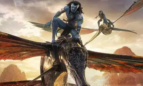 பிரம்மிக்க வைக்கும் கிராபிக்ஸ் காட்சிகள்.! அவதார்-2 படத்தின் புதிய டிரைலர் வெளியானது..! பிரம்மிக்க வைக்கும் கிராபிக்ஸ் காட்சிகள்.! அவதார்-2 படத்தின் புதிய டிரைலர் வெளியானது..!