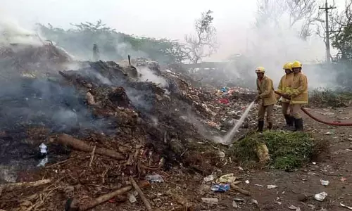 குப்பைகளுக்கு தீவைப்பதால் சுகாதார சீர்கேடு