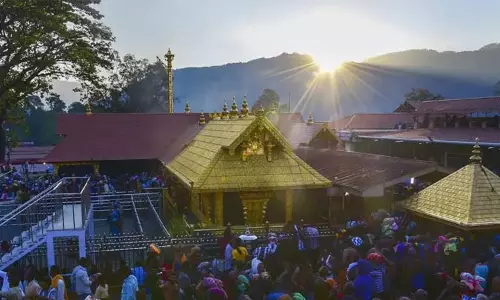 சபரிமலை: அப்பம், அரவணை வினியோகம் குறித்து அறிக்கை தாக்கல் செய்ய வேண்டும் - தேவஸ்தானத்துக்கு ஐகோர்ட்டு உத்தரவு சபரிமலை: அப்பம், அரவணை வினியோகம் குறித்து அறிக்கை தாக்கல் செய்ய வேண்டும் - தேவஸ்தானத்துக்கு ஐகோர்ட்டு உத்தரவு