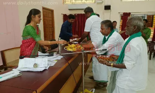 குறைதீர்க்கும் கூட்டத்தில் விவசாயிகள் வெளிநடப்பு குறைதீர்க்கும் கூட்டத்தில் விவசாயிகள் வெளிநடப்பு