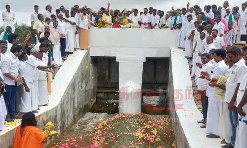 கைக்கான் வளவு நீரோடை திட்டத்தில்  கரியகோவில் நீர்த்தேக்கத்திற்கு தண்ணீர் திறப்பு