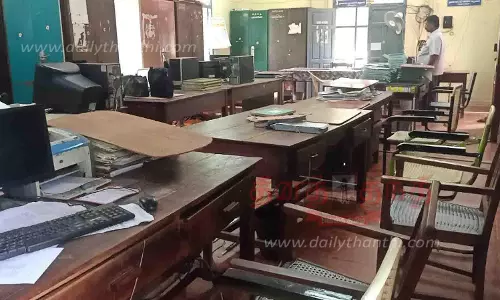 ஊரக வளர்ச்சித்துறை ஊழியர்கள் போராட்டம் ஊரக வளர்ச்சித்துறை ஊழியர்கள் போராட்டம்