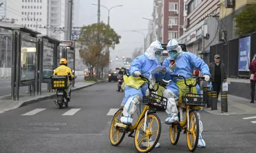 சீனாவில் மீண்டும் அதிகரிக்கும் கொரோனா பாதிப்பு ...! பல நகரங்களில் ஊரடங்கு அறிவிப்பு