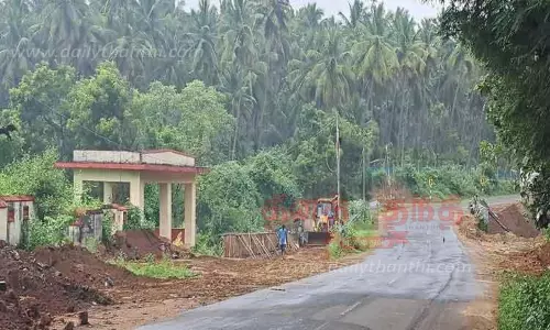 சேத்துமடையில் குறுகிய அளவில் தடுப்புச்சுவர் கட்டுவதால் விபத்துகள் அதிகரிக்கும் அபாயம்- உரிய நடவடிக்கை எடுக்க பொதுமக்கள் வலியுறுத்தல்