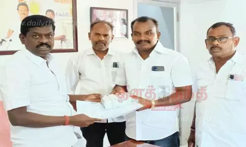 தி.மு.க. உறுப்பினர் அட்டை வழங்கும் நிகழ்ச்சி தி.மு.க. உறுப்பினர் அட்டை வழங்கும் நிகழ்ச்சி