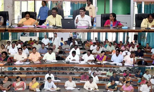 அனைத்து துறை அதிகாரிகளும் ஒருங்கிணைந்து செயல்பட வேண்டும் அனைத்து துறை அதிகாரிகளும் ஒருங்கிணைந்து செயல்பட வேண்டும்