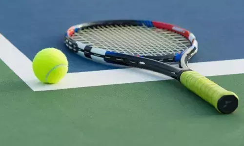 டேவிஸ் கோப்பை டென்னிஸ் தொடர்: இத்தாலி, கனடா அரையிறுதிக்கு முன்னேற்றம்