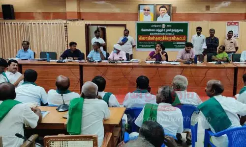 விவசாயிகளுக்கு பயிர்காப்பீட்டுத் தொகை பெற நடவடிக்கை எடுக்க வேண்டும்