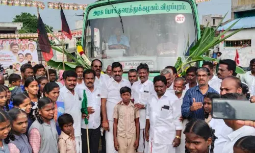 உ.செல்லூர்-உளுந்தூர்பேட்டை இடையே அரசு பஸ் சேவை    மணிக்கண்ணன் எம்.எல்.ஏ. தொடங்கி வைத்தார்