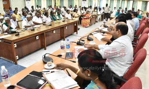 நீண்ட கால பயிர் சாகுபடி அதிகரிப்பால் உணவு தானியம் பயிரிடும் பரப்பு குறைந்துள்ளது- வேளாண் குறைதீர்க்கும் கூட்டத்தில் விவசாயிகள் தகவல் நீண்ட கால பயிர் சாகுபடி அதிகரிப்பால் உணவு தானியம் பயிரிடும் பரப்பு குறைந்துள்ளது- வேளாண் குறைதீர்க்கும் கூட்டத்தில் விவசாயிகள் தகவல்