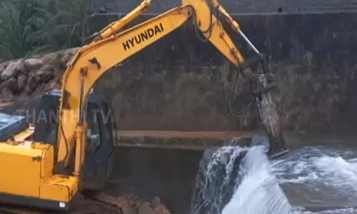 செயற்கை நீர்வீழ்ச்சி விவகாரம்: கோர்ட்டின் உத்தரவால் களத்தில் இறங்கிய அதிகாரிகள்...!